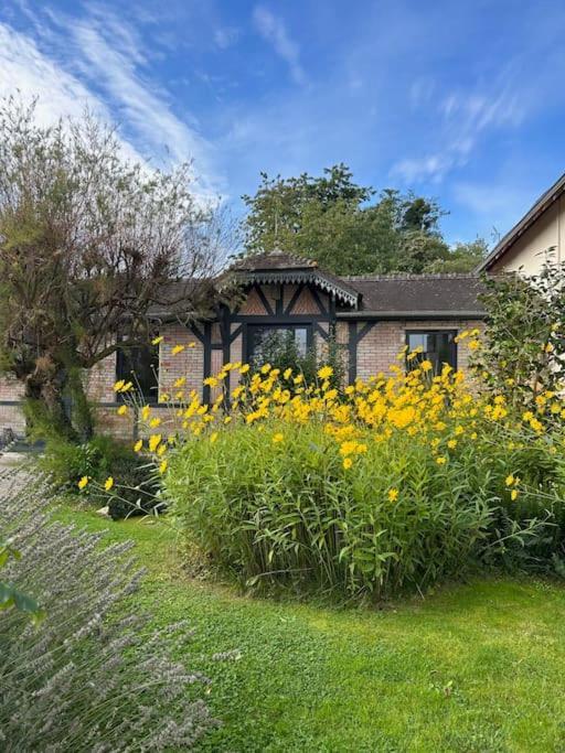 Les Cottages De Carine Saint-Marcel  Exteriör bild